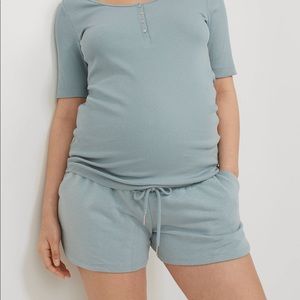 H&M maternity sweatshorts - Full panel Size Small